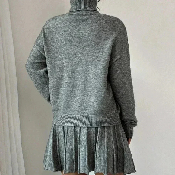 Grey Casual Women's Solid Color Loose Pleated Skirt And Turtleneck Sweater Suit - Picture 2 of 5